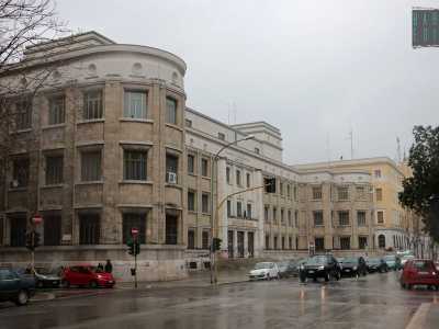 Continuiamo la nostra passeggiata sul lungomare di ponente, che come quello di levante fu costruito durante il Fascismo: i lavori iniziarono nel 1927 e furono indetti dal podest� della citt� di Bari Araldo di Crollalanza (foto di Antonio Caradonna)